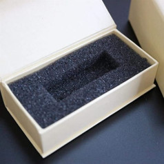 4 x krēmkrāsas magnētiskā USB zibatmiņas diska dāvanu kastīte — dāvanu kastīte ar magnētisko atloku Satur putas, zibatmiņas disku, kāzu USB kastīti, fotogrāfiju