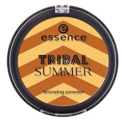 Beauty & Books Essence Tribal Summer Bronzing Powder Nr. 01 Inti Inka Krāsa: Pliks/bronza ar zeltu Saturs: 11g Bronzējošais pulveris piešķir sejai un dekoltē dabisku iedegumu bronzējošu pulveri