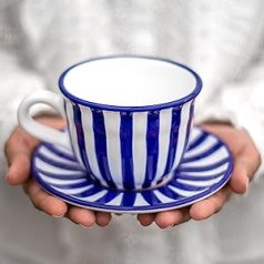 City to Cottage — keramikas kafijas krūze, tējas krūze, 350 ml, zilas/baltas svītras, rokām gatavota kafijas tase ar apakštasīti, kapučīno krūze