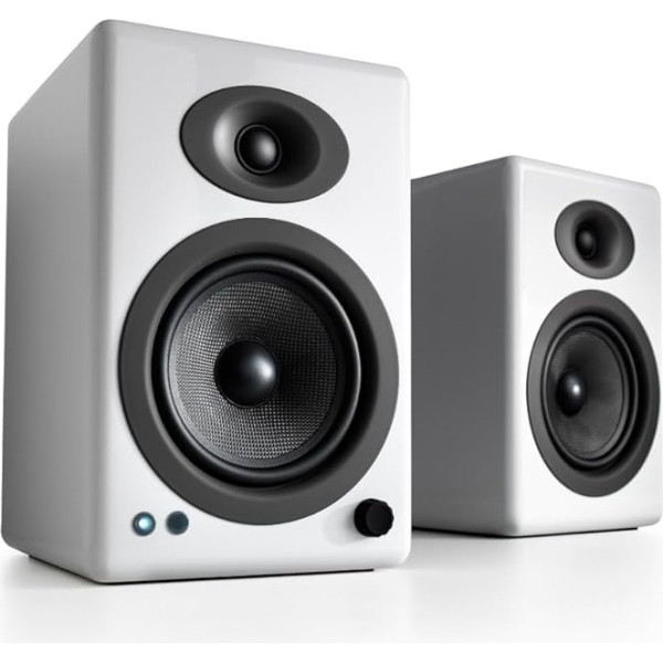 Audioengine A5+ Verkabelt Desktop Speakers - 150W Stereo datora atskaņotājs un mājas mūzikas atskaņošanas sistēma ar AUX Audio, RCA ieejas/izvades ligzda, USB savienojuma izeja, skaņas signāls (Weiß, Paar)