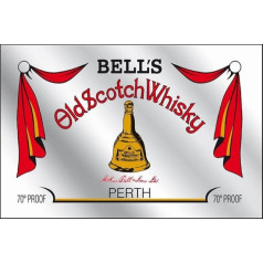 Empireposter Bell's Old Scotch Whisky Perth Plakāta izmēri: Aptuveni 30 x 20 cm apdrukāts spogulis ar melnu plastmasas rāmi ar koka efektu.