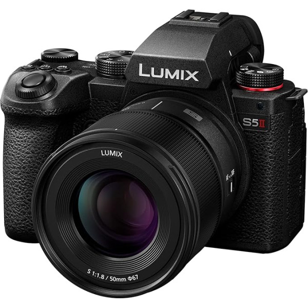 Panasonic LUMIX DC-S5 II bezspoguļa pilnkadra kameras korpuss ar 50 mm F1.8 objektīvu, 4K 60p un 6K 30p, atlokāms ekrāns, Wi-Fi, hibrīda fāzes autofokuss ar 779 laukiem, aktīvs, melns