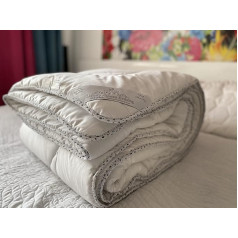 Merino vilnas sega Classic Cloud White Cotton Quilt ar vilnas pildījumu 8-10,5 Tog 500 gsm, vidēja svara (200 x 200 cm, divvietīga)