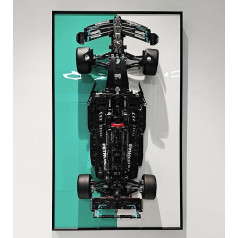 WETCEAOM displeja sienas stiprinājums Lego Technic Mercedes AMG F1 W14 E sacīkšu automašīnai 42171 Dekoratīvs tablo Lego automašīnu sienas stiprinājumam - ideāla dāvana Lego mīļotājiem Izmērs: 75 x 45cm