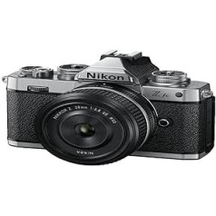 Nikon Z fc KIT Z 28 1:2.8 SPEZ. Izdevums (20,9 MP, OLED skatu meklētājs ar 2,36 miljoniem pikseļu, 11 kadri sekundē, hibrīda AF ar fokusa palīgu, ISO 100–51,200, 4K UHD video) Sudraba/melns