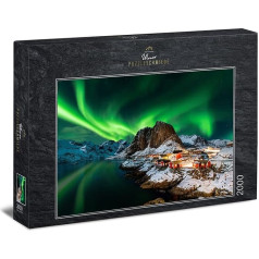 Ulmer Puzzleschmiede - Norvēģija Aurora Borealis - Ziemeļblāzma Puzle - 2000 gabaliņu puzle - polārā gaisma virs Hamnoy zvejnieku ciemata, Lofotenes, Norvēģija