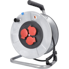 kā - Schwabe 10317 Metāla kabeļu rullis, 25 m H05RR-F 3G1.5 kabelis 230 V / 16 A, ar 3 sarkanām aizsargkontaktu ligzdām, ieskaitot atvāžamu vāku un termisko slēdzi, IP44, ražots Vācijā, sudrabots